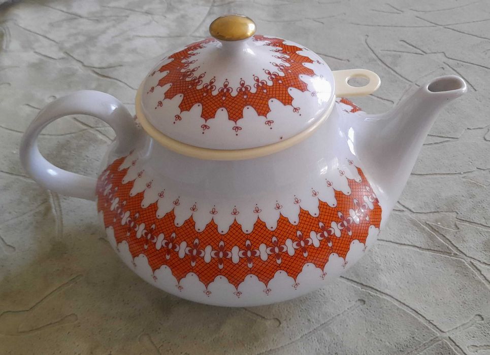 Нов немски порцеланов чайник с цедка