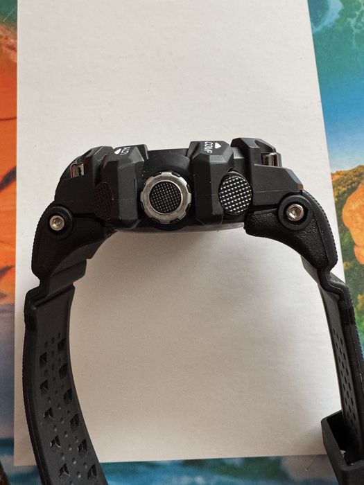 Casio g shock.