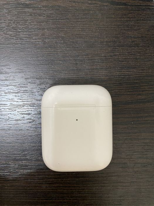 AirPods 2 оригинал (кейс + один наушник)