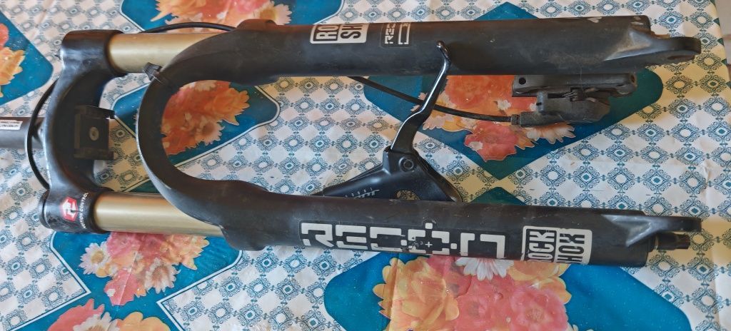 Вилка Rockshox Recon
