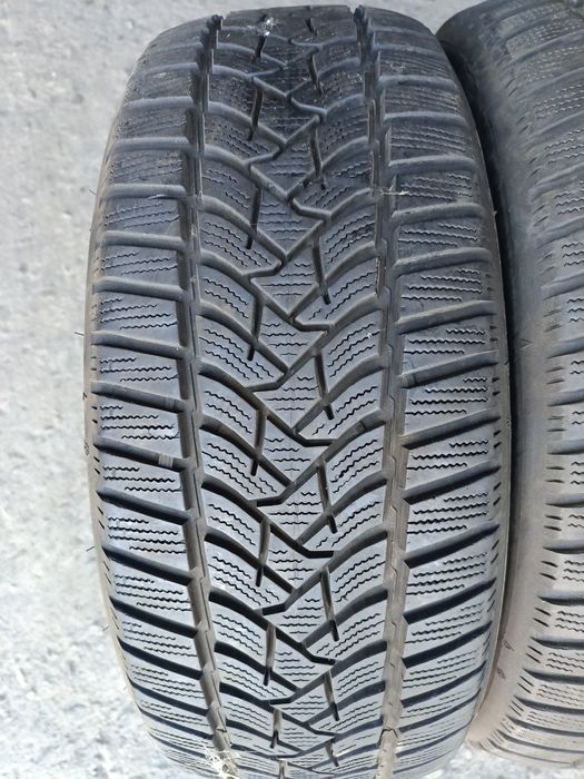 Зимни гуми -2023г.-17цола-205/55-1бр.-60лв."DUNLOP"