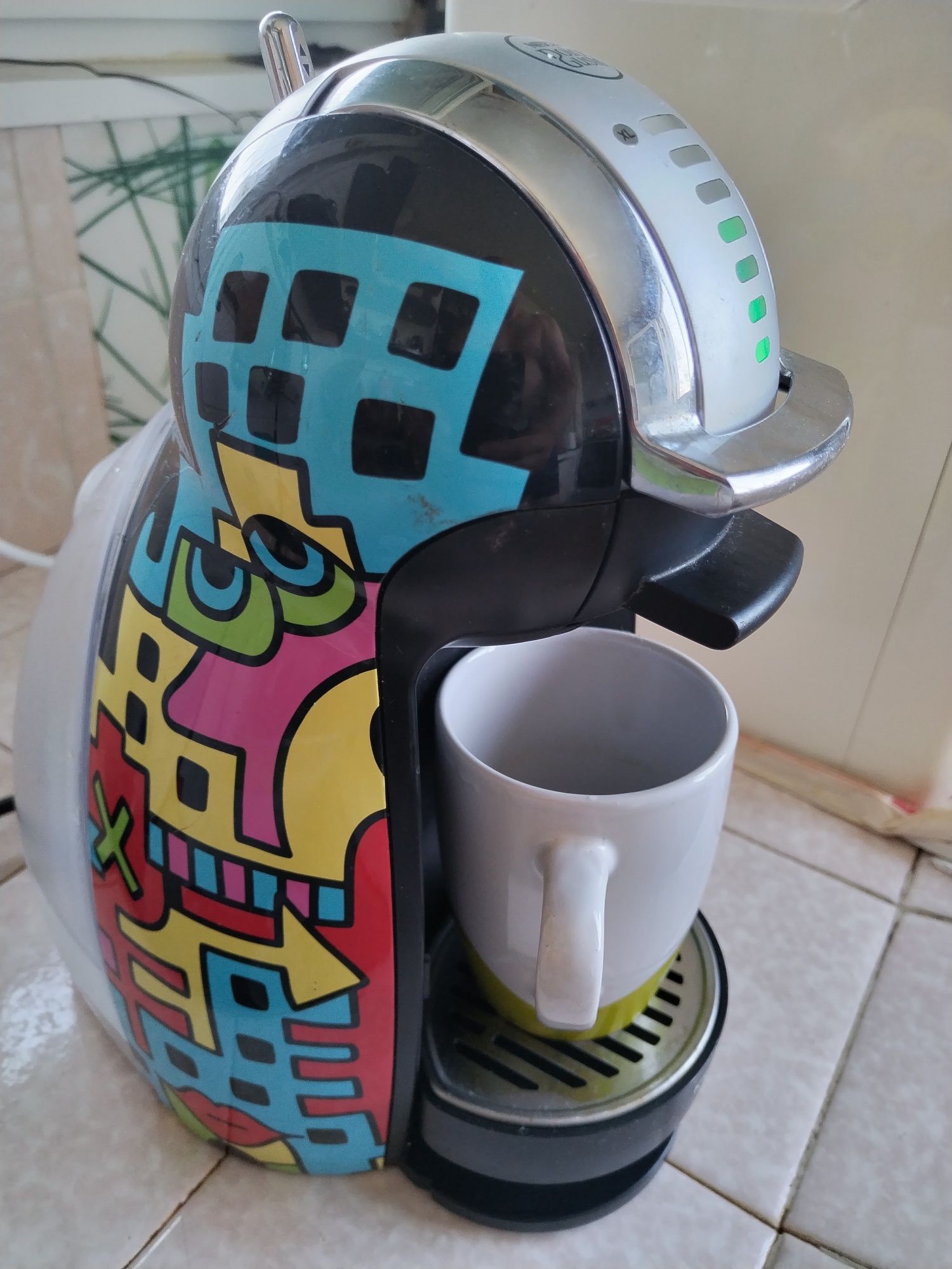 Капсулна кафемашина Dolce Gusto (Долче Густо) kp 160