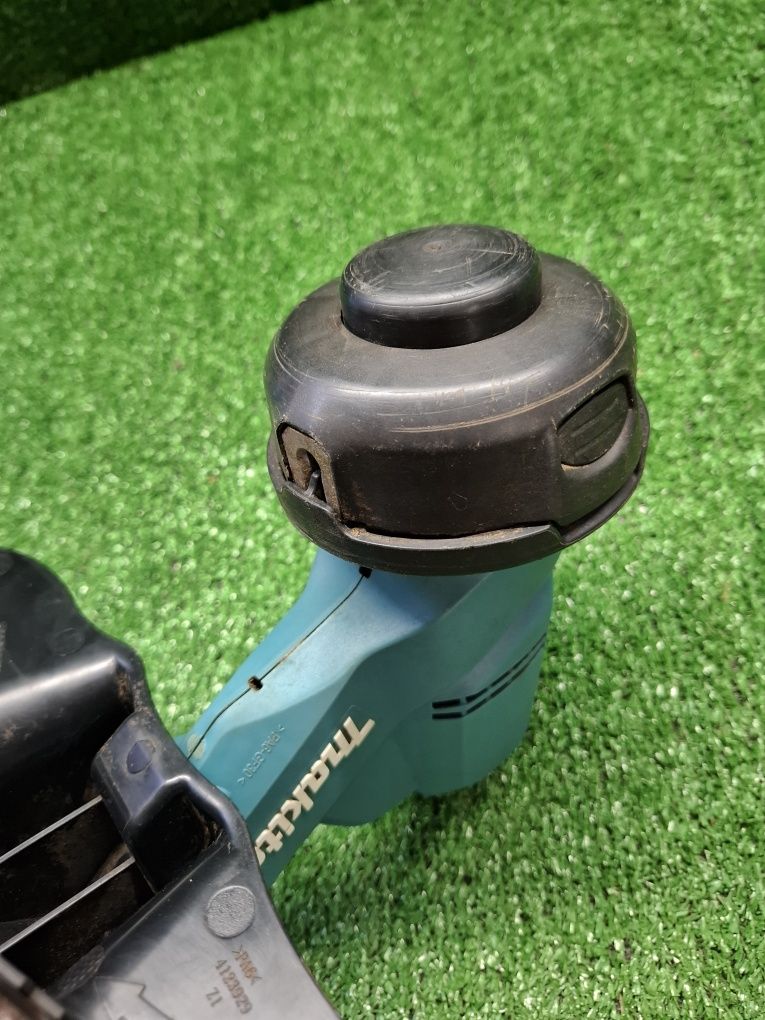 Акумулаторен тример на Makita DUR190U с регулаж на оборотите