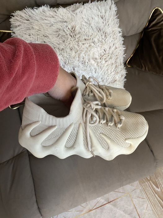 Adidasi sport sau sala