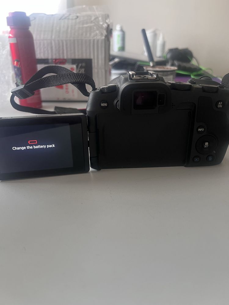 Продавам “Canon EOS RP”