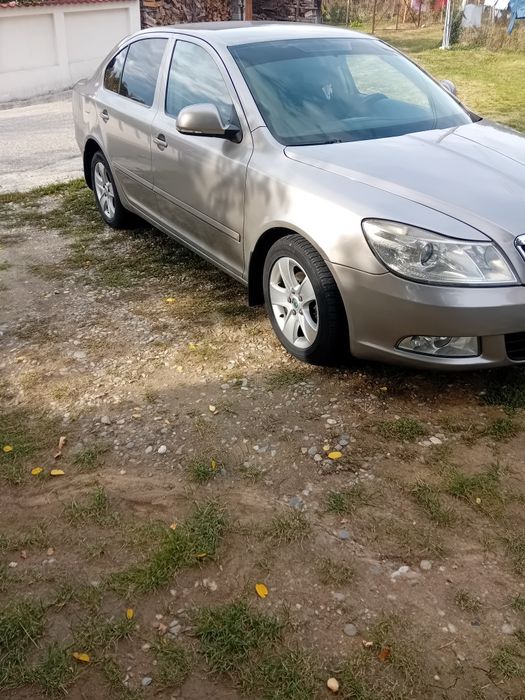 Vând Skoda Octavia