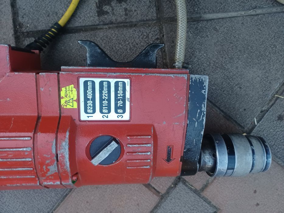 Masina de  carotat DD 400 în stare excelenta