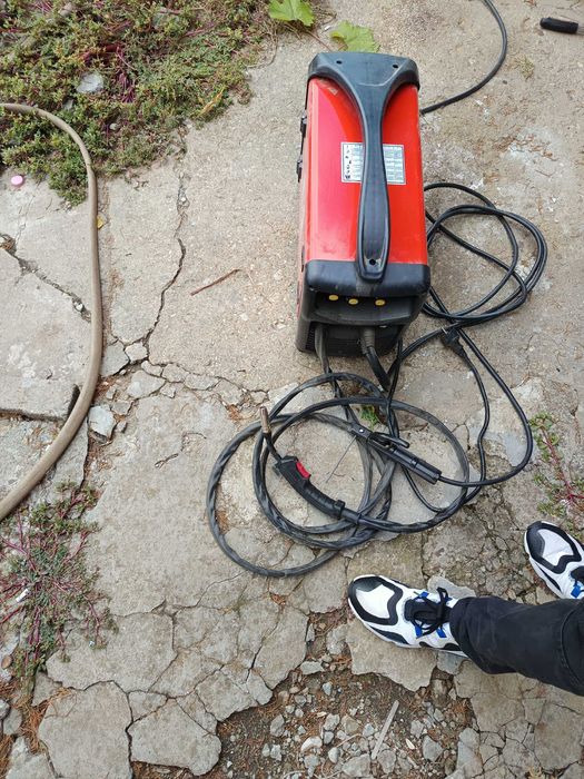 Телоподаващо аргон и електрожен