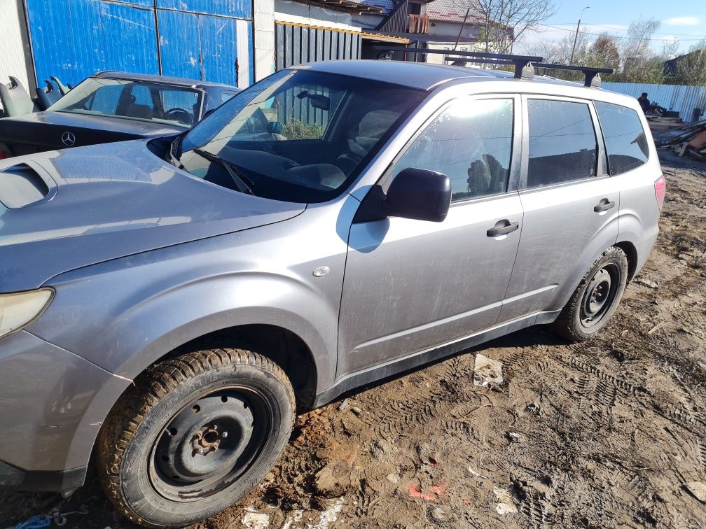 Dezmembrez Subaru Forester