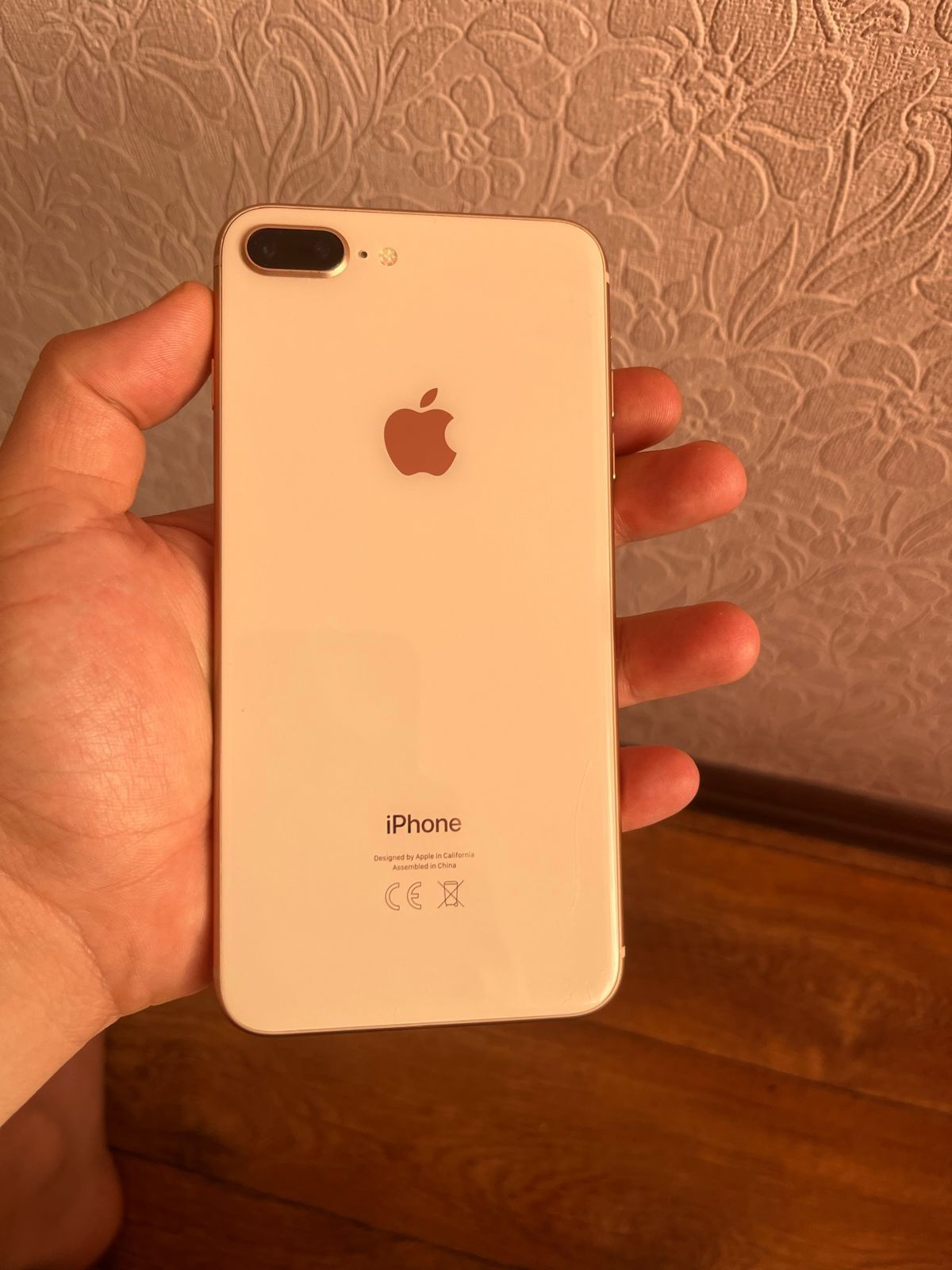 iPhone 8 plus 64gb