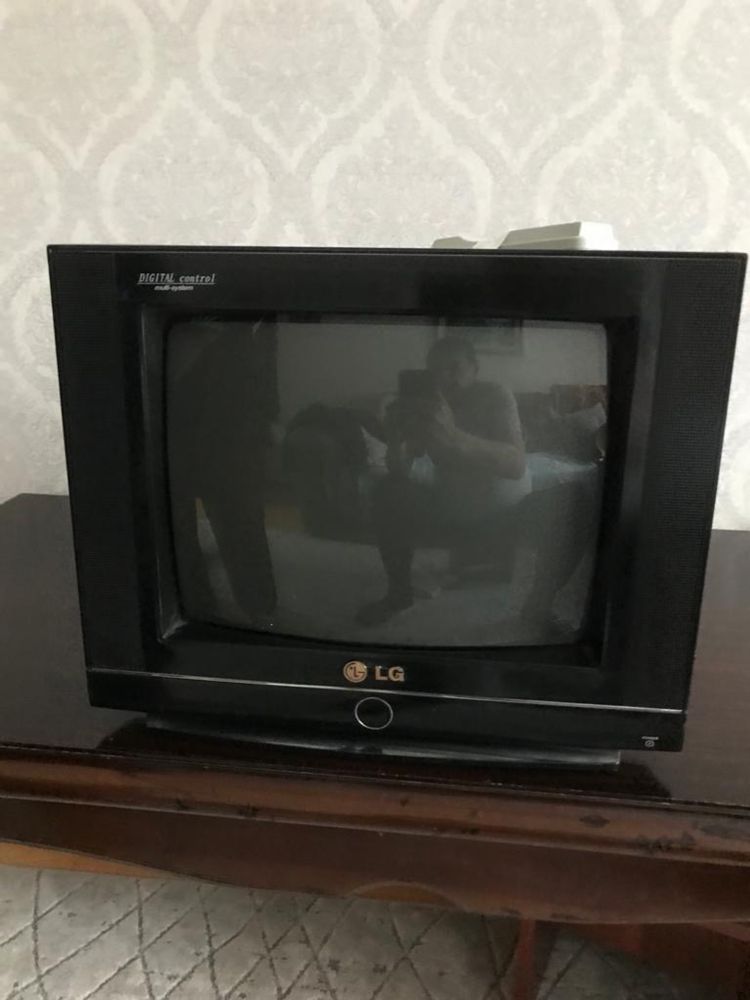 Продам телевизор LG с маленькой диагональю