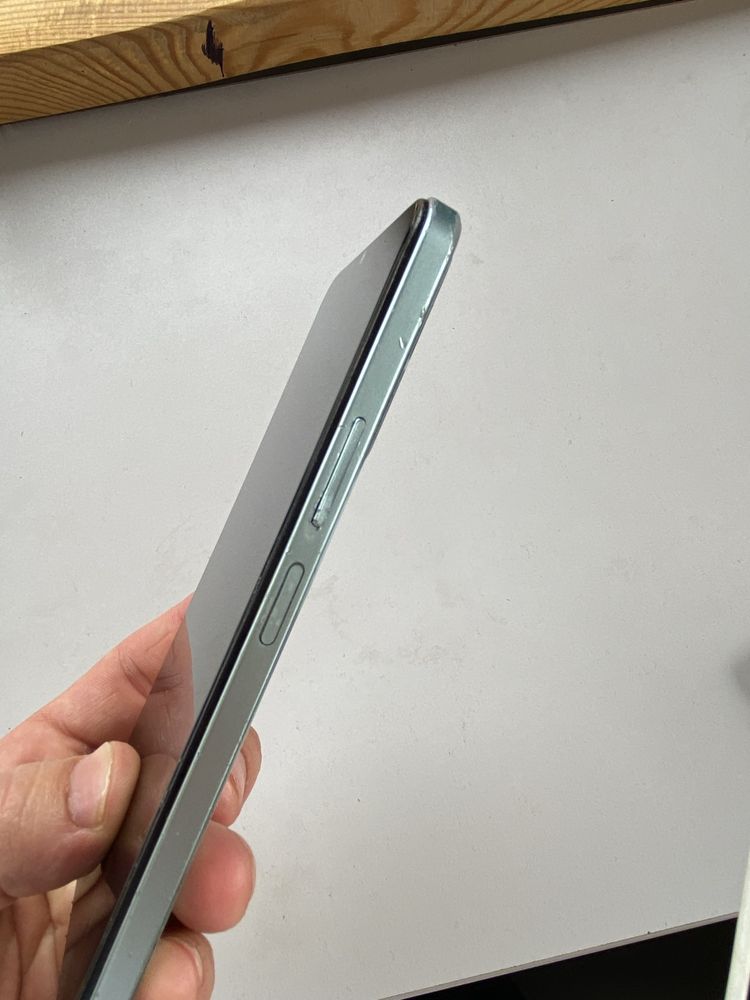 продается vivi y28