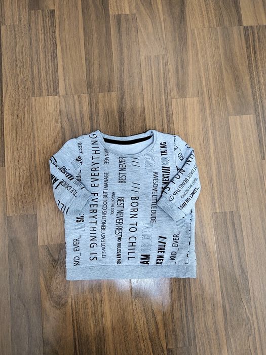 Pulover gros gri cu imprimeu bebe