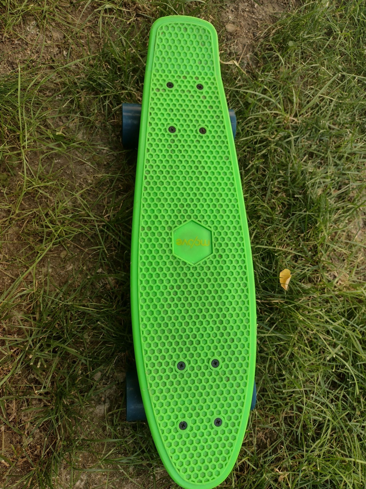 Vând Skateboard Moove aproape nou