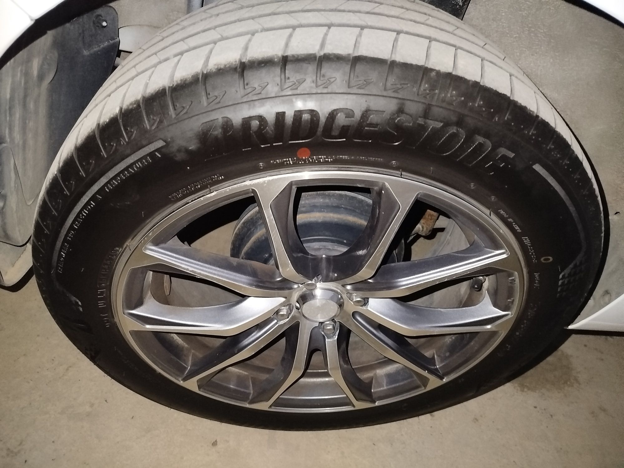 Диска балон 215/55/R17 4*100 холати зор!!! Айби йок!!!
