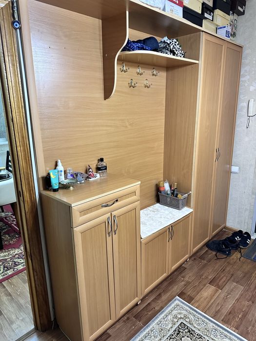 Продам мебель для прихожей б/у, но в хорошем состоянии.