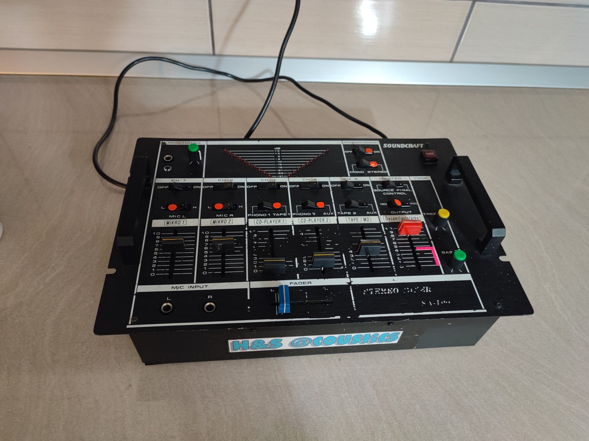 Mixer stereo Soundcraft SA 100 egalizator