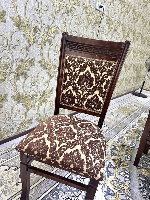 TEZ SOTILADI! 12 kishilik stol-stul holati yaxshi