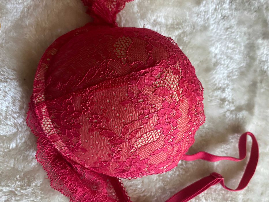 Sutien rosu corai cu dantela, 75C, nou