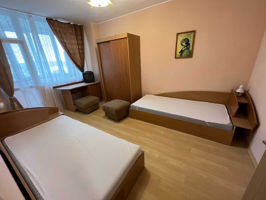 Дава се под наем Тристаен апартамент в Бургас, Славейков - 86 кв.м за 400 € - Снимка #3