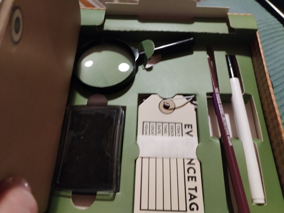Detective toolkit - trusa detectivului