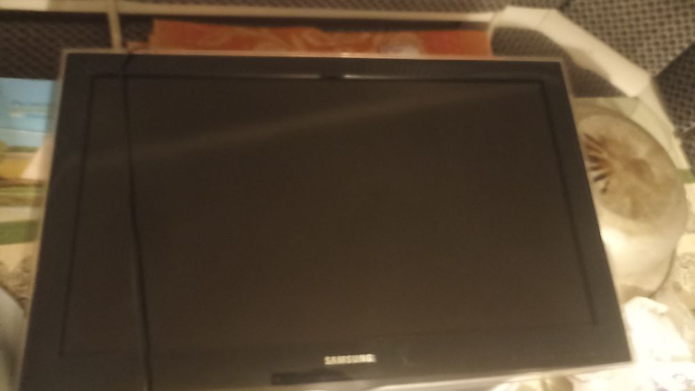 Продам телевизор samsung