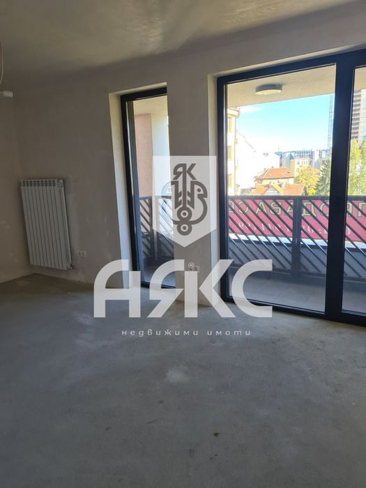 Тристаен апартамент в кв. Зона Б5