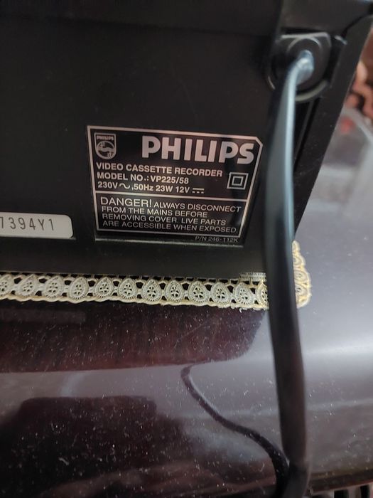 Видеомагнитофон PHILIPS VP 225
