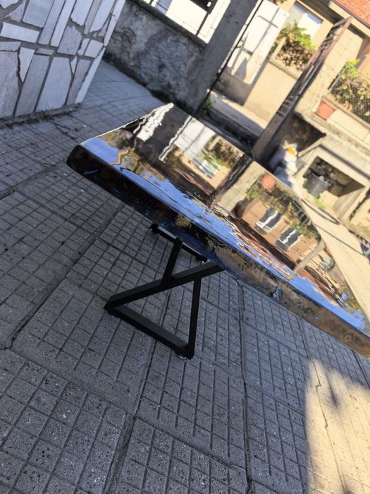 Холна маса от орех и епоксидна смола