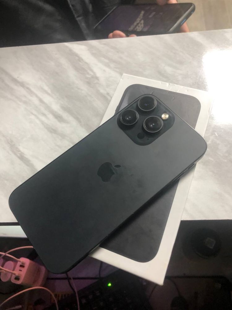 Iphone xr 15pro korpusda deyarli yeengi
