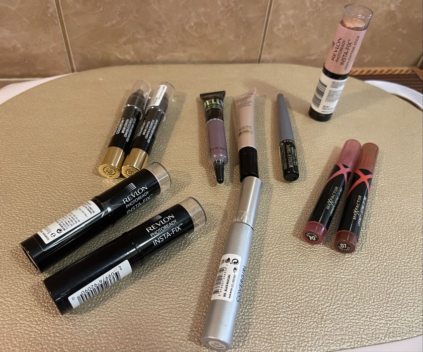 Vand mai multe dedali in privat