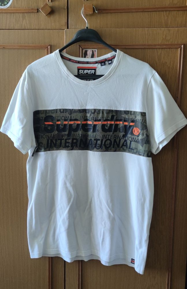 Tricou Super Dry International M/L vând/schimb