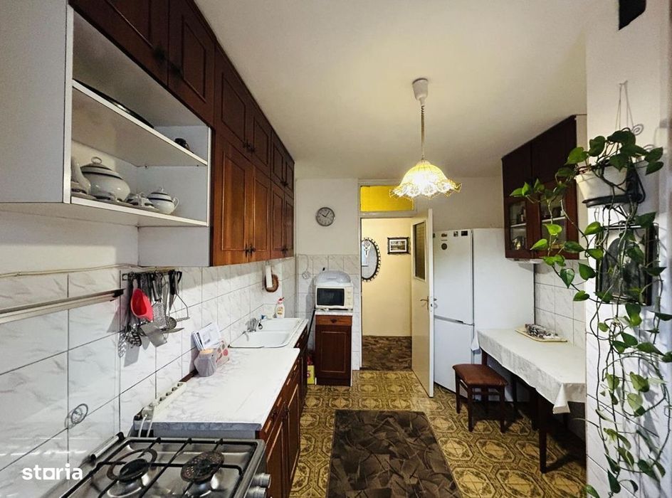 Vand ap 4 camere, 2 bai - 78 mpu - Strand, Sibiu