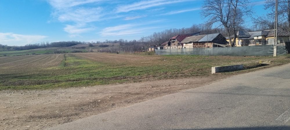 Teren intravilan-Rociu, sat Serbanesti, 4000 m.p.