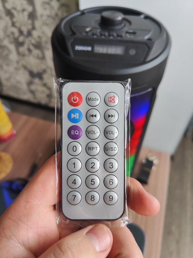 Портативная Bluetooth колонка (с микрофоном)