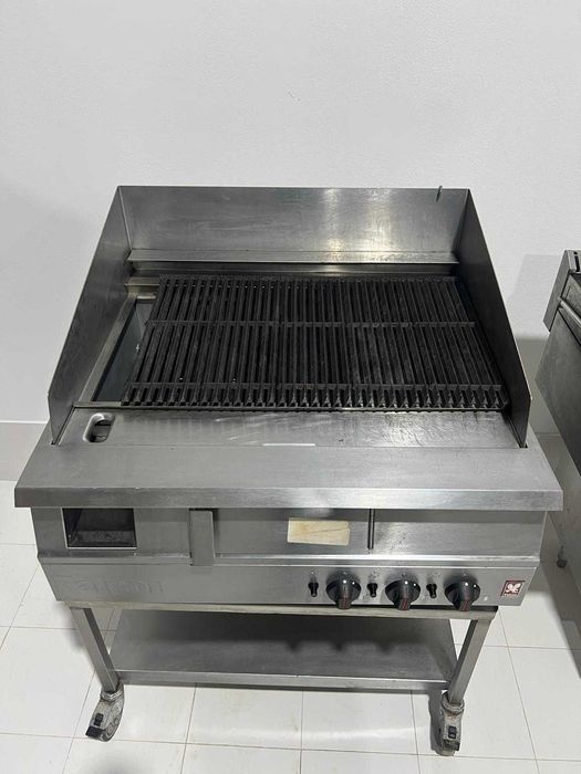 FALCON UK cu 3 arzatoare - Gratar roca vulcanica GAZ