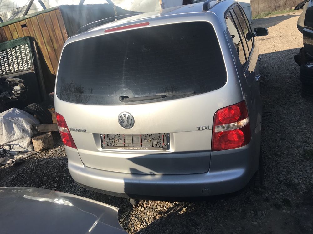 Volkswagen Touran/Фолксваген туаран 2.0TDI DSG НА ЧАСТИ