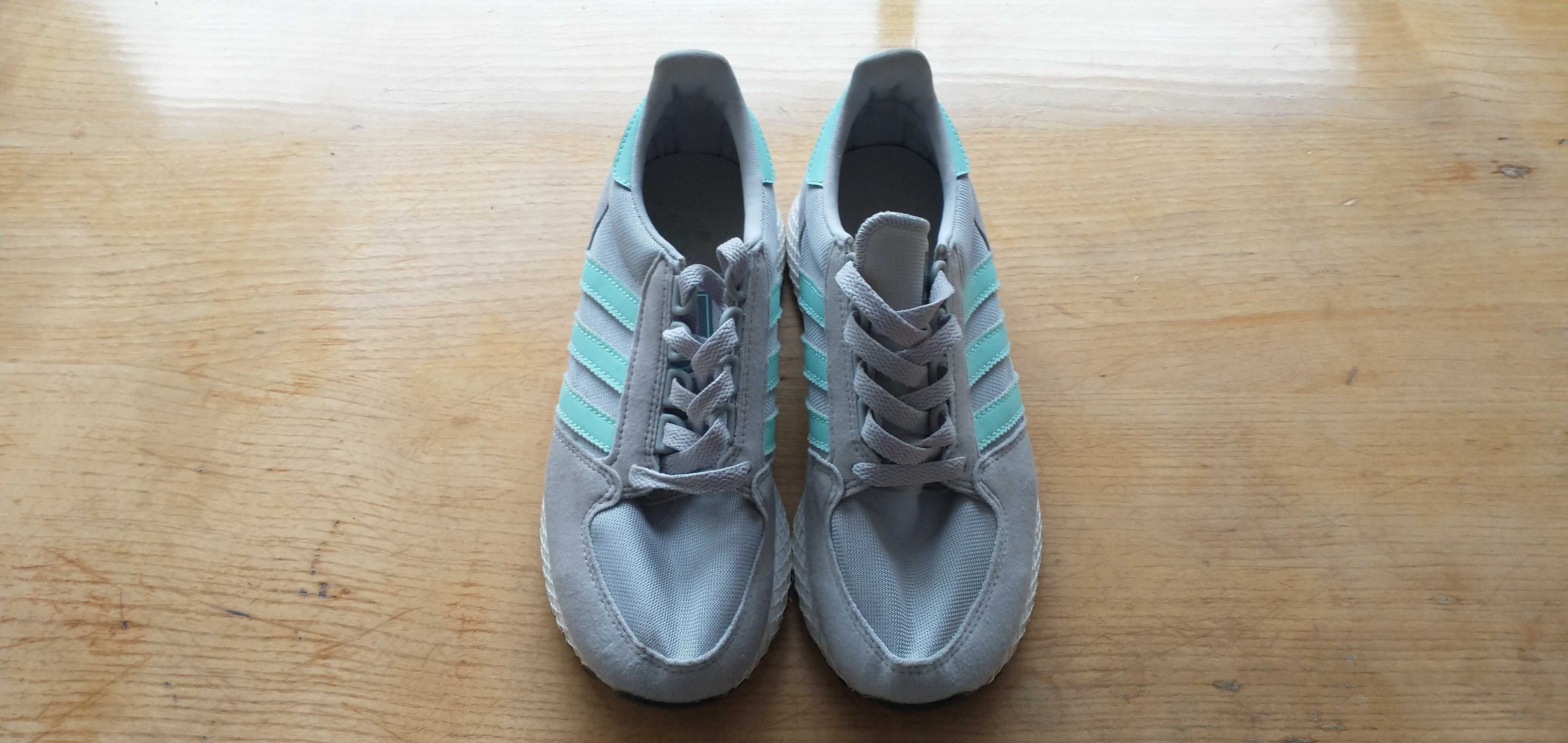 Vand pantofi sport marca Adidas pentru femei / dama  -marimea 37