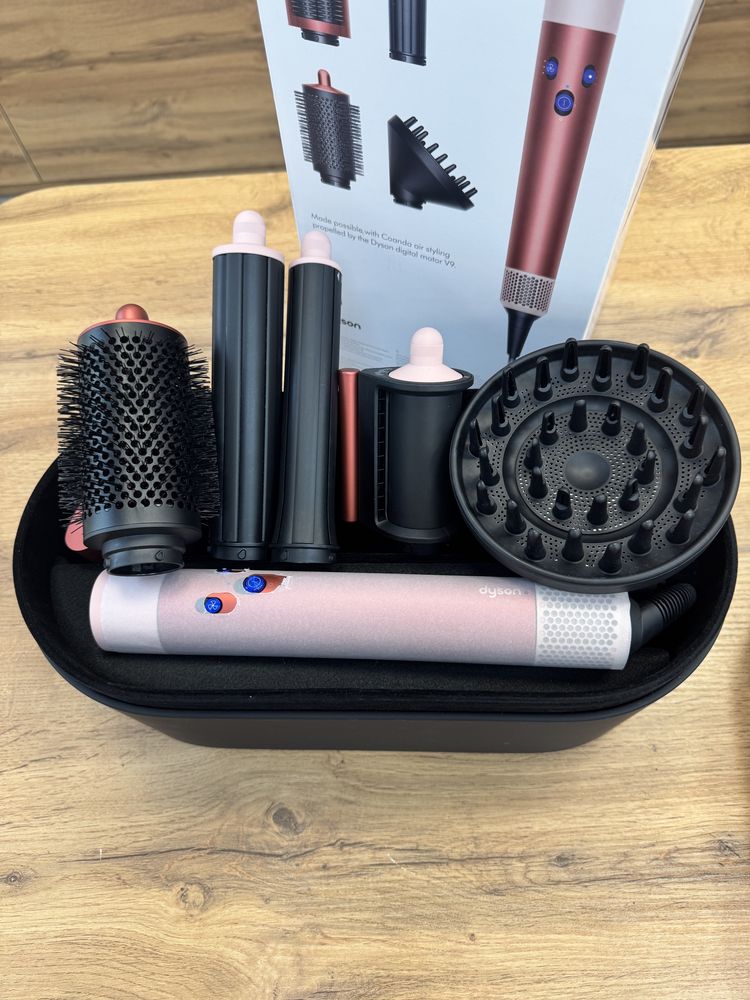 Dyson strawberry