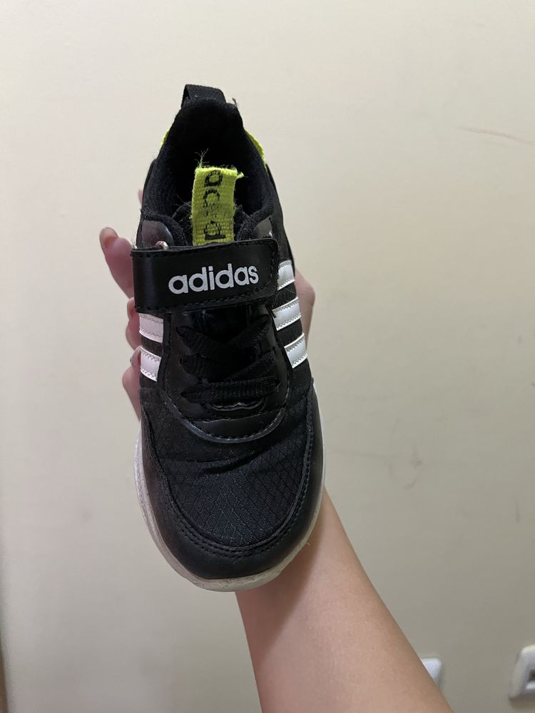 Маратонки Adidas