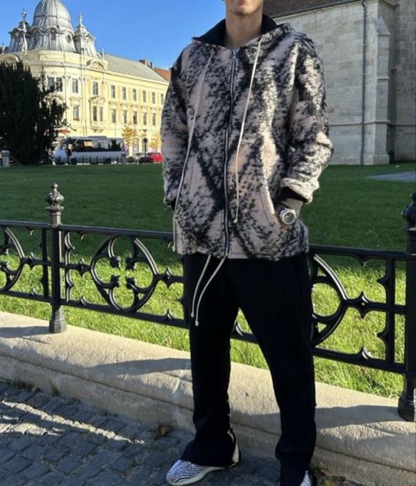 Vând Bluză Mihaela Gherlan Lână