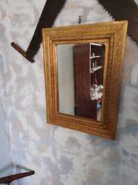 Oglinda veche de lemn
