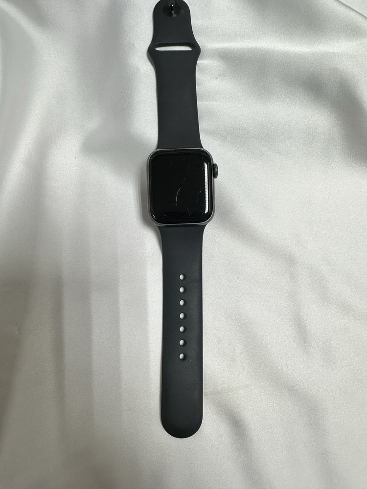 Продам Apple Watch 5 40 mm (Алматы номер лота 309786)