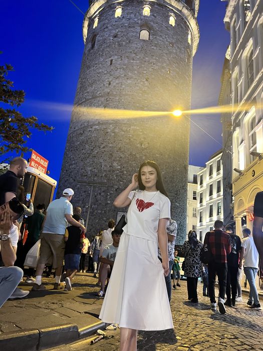 Платье двойка продается 46р, цена 5000тыс