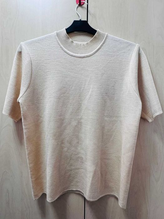 Pulover bej cu mânecă scurtă