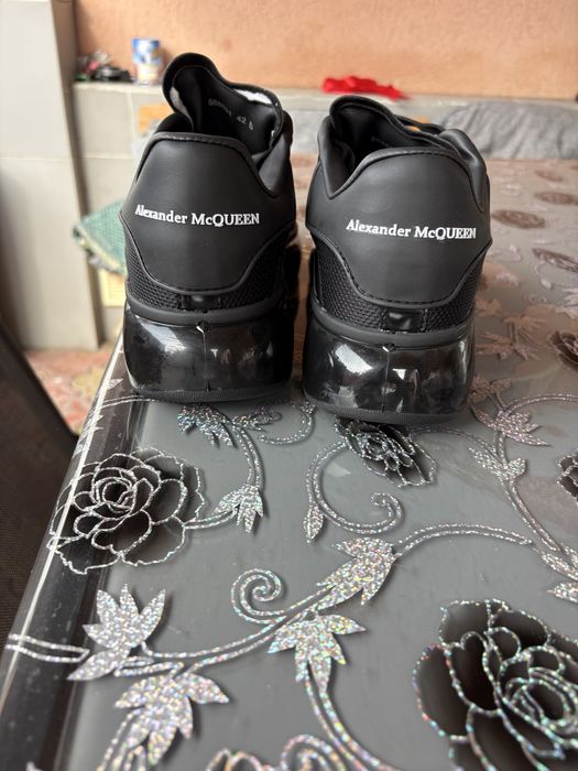 Adidasi noi alexander mcqueen nr42