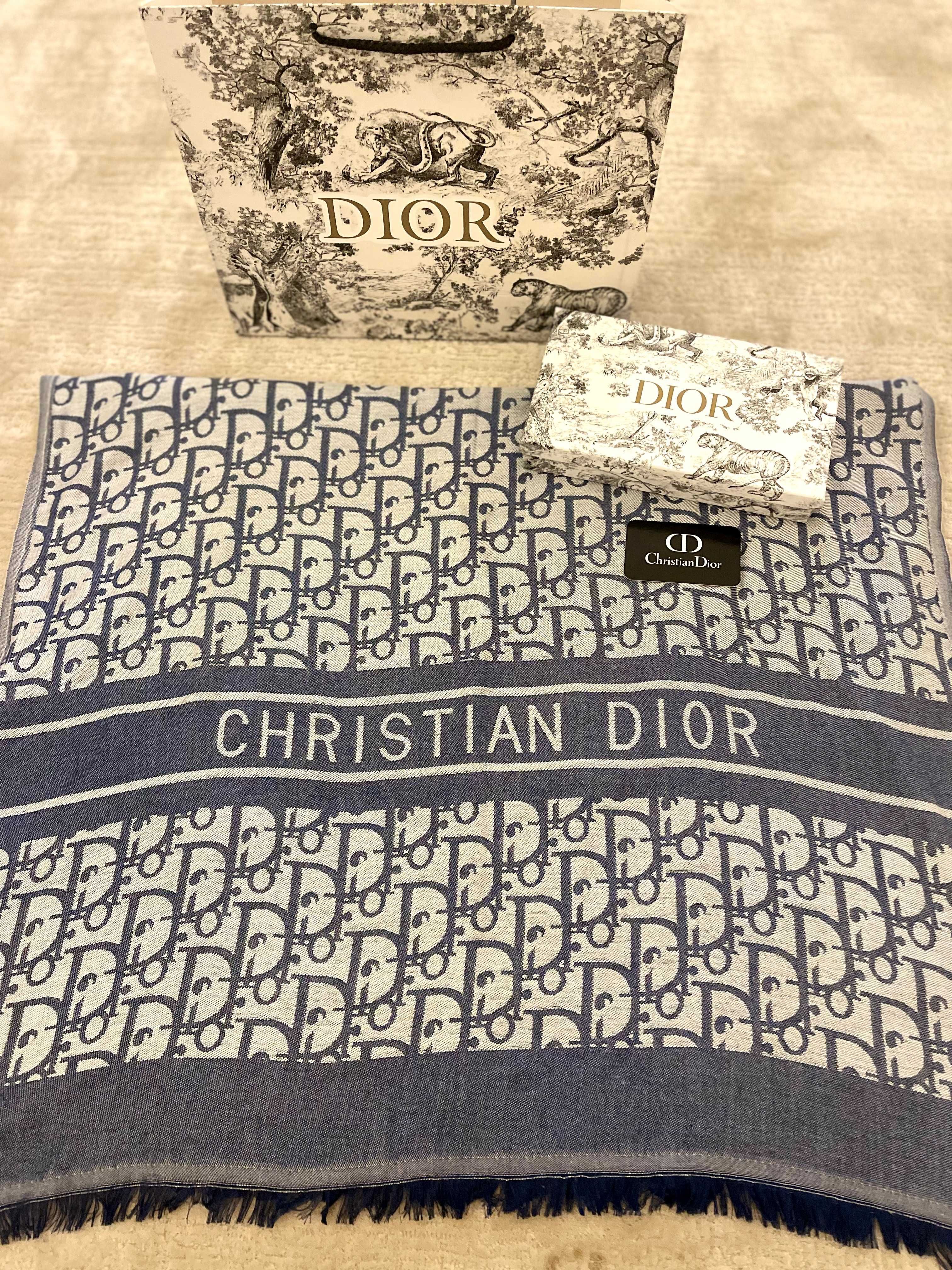 Esarfa Christian Dior gri