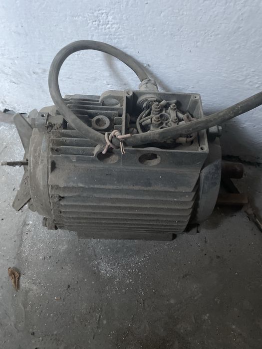 электродвигатель