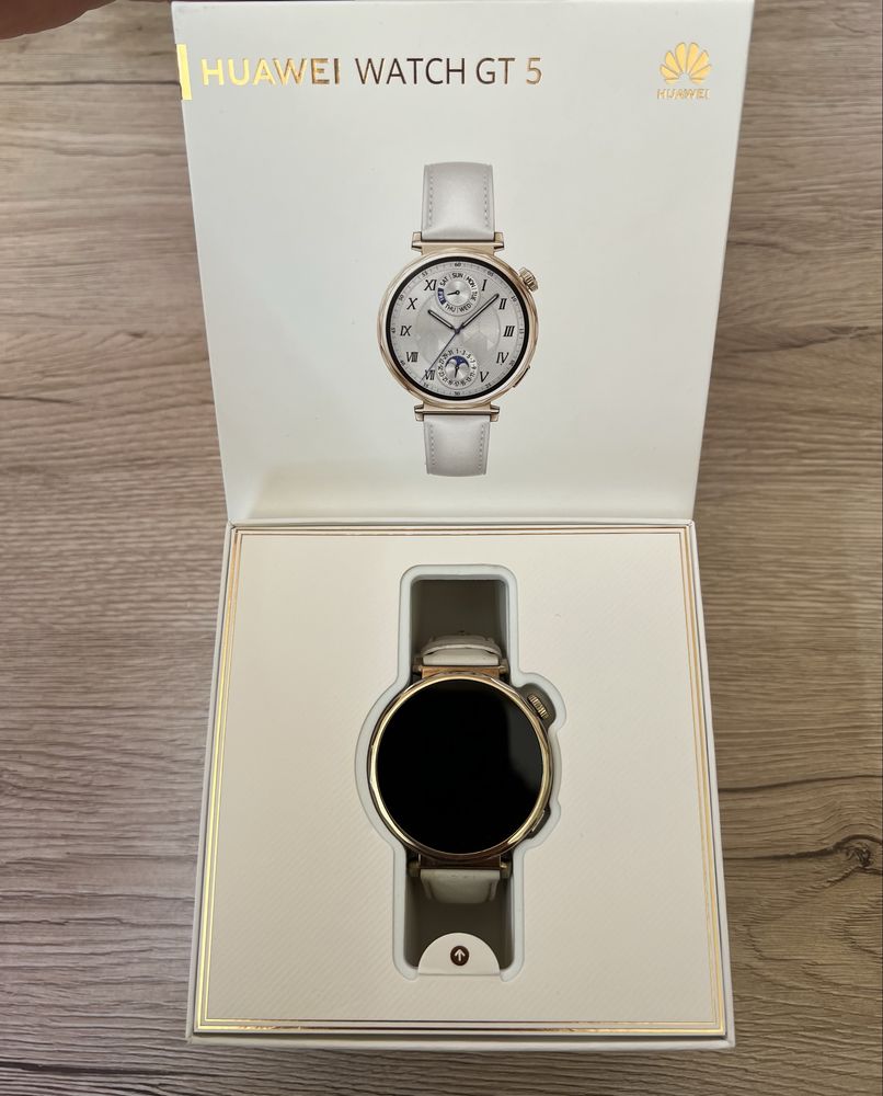 Huawei Watch GT 5 – 41mm (Бял, кожена каишка)