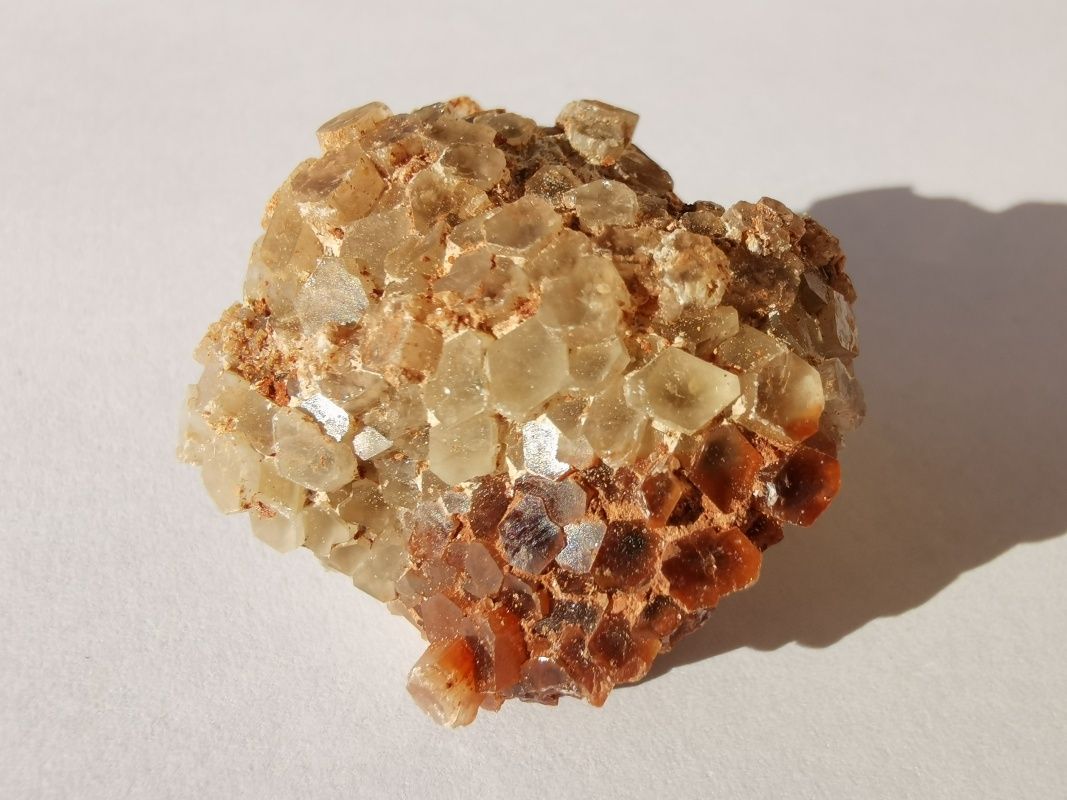 Арагонит тигрово око рубин хесонит аметист кварц минерали кристали